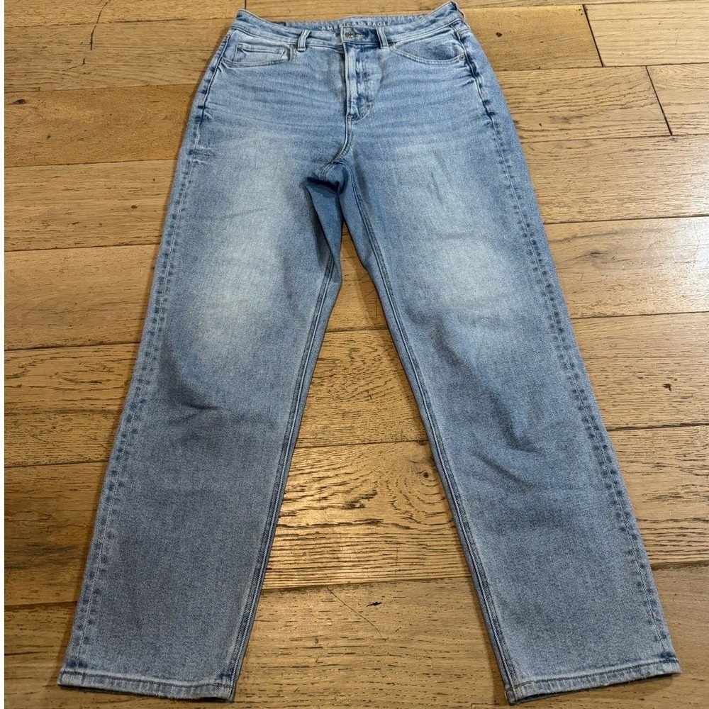 American Eagle Stretch Mom Straight Jeans Size 8 Light Wash Denim (842)